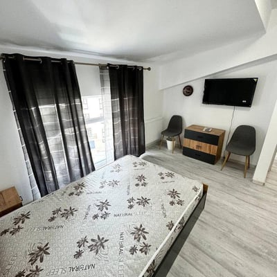Location d’un appartement récemment rénové de 3 pièces, 6ᵉ secteur, quartier Chiajna, Bucarest, Roumanie
